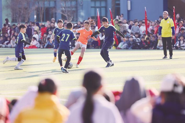 绿茵逐梦 “足”够精彩